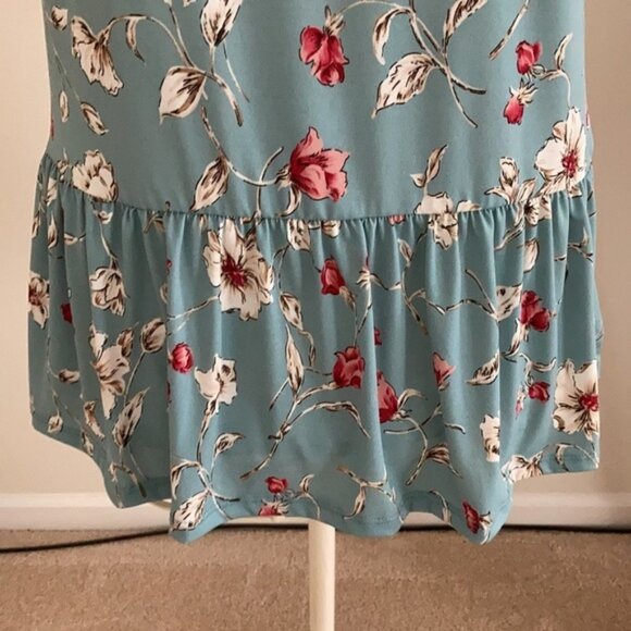 𝅺PEPLUM top - Picture 3 of 7